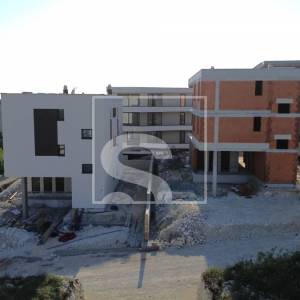 Trosoban stan, novogradnja, Pješčana uvala - pogled na more, 400m od plaže