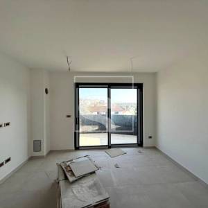 Trosoban stan, novogradnja, Pješčana uvala - pogled na more, 400m od plaže