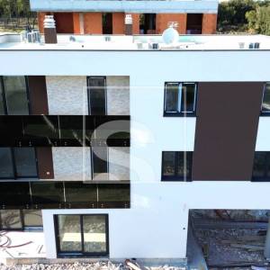 Trosoban stan, novogradnja, Pješčana uvala - pogled na more, 400m od plaže