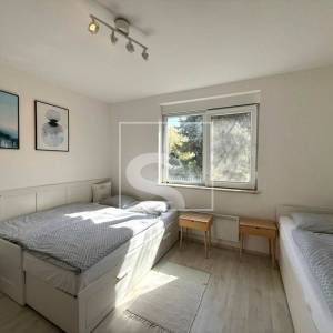 Trosoban stan, Pula, širi centar - namješten, 3. kat, garaža i parking