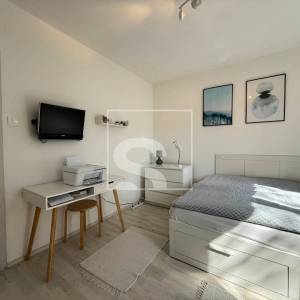 Trosoban stan, Pula, širi centar - namješten, 3. kat, garaža i parking