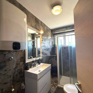 Trosoban stan, Pula, širi centar - namješten, 3. kat, garaža i parking