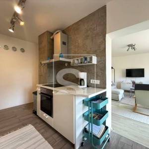 Trosoban stan, Pula, širi centar - namješten, 3. kat, garaža i parking