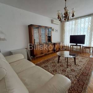 Trstenik Split dugoročan najam 2 sobe