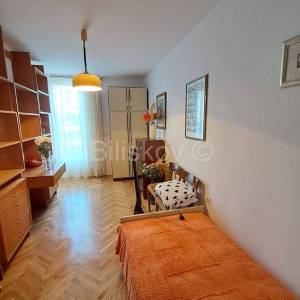 Trstenik Split dugoročan najam 2 sobe