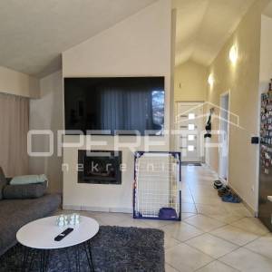 Ugodan obiteljski stan s terasom, Sveti Antun, Korčula