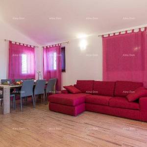 Valdebek. Samostojeća kuća s bazenom i jacuzzijem! Blizina centra grada Pule.