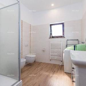 Valdebek. Samostojeća kuća s bazenom i jacuzzijem! Blizina centra grada Pule.