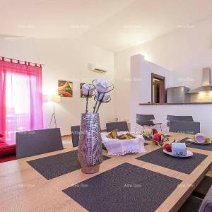 Valdebek. Samostojeća kuća s bazenom i jacuzzijem! Blizina centra grada Pule.