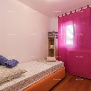 Valdebek. Samostojeća kuća s bazenom i jacuzzijem! Blizina centra grada Pule.