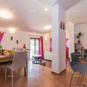 Valdebek. Samostojeća kuća s bazenom i jacuzzijem! Blizina centra grada Pule.