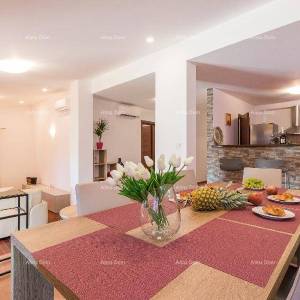 Valdebek. Samostojeća kuća s bazenom i jacuzzijem! Blizina centra grada Pule.