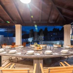 Valtura, Istra -  600m2 ville, 10SS, bazeni - uhodani posao