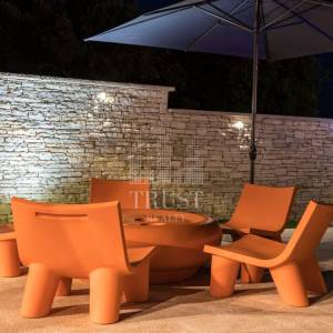 Valtura, Istra -  600m2 ville, 10SS, bazeni - uhodani posao