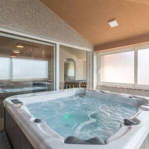 Valtura, Istra -  600m2 ville, 10SS, bazeni - uhodani posao