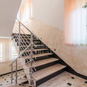 Valtura, Istra -  600m2 ville, 10SS, bazeni - uhodani posao