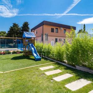 Valtura, Istra -  600m2 ville, 10SS, bazeni - uhodani posao