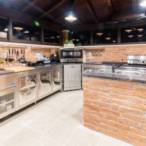 Valtura, Istra -  600m2 ville, 10SS, bazeni - uhodani posao