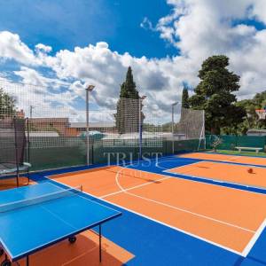 Valtura, Istra -  600m2 ville, 10SS, bazeni - uhodani posao