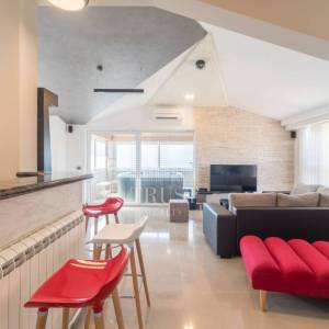 Valtura, Istra -  600m2 ville, 10SS, bazeni - uhodani posao