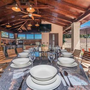 Valtura, Istra -  600m2 ville, 10SS, bazeni - uhodani posao