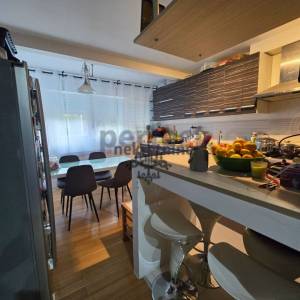 Velika Gorica, komforan i prostran 4-sob. stan od 80m2, 1. kat,  lift