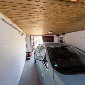 Velika kuća s 4 stana- Pješčana uvala!