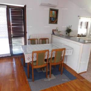 Velika kuća s 4 stana- Pješčana uvala!