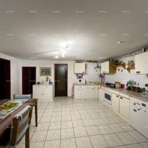 Velika kuća s 4 stana- Pješčana uvala!