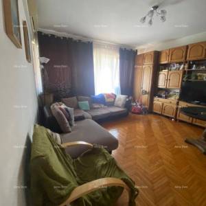 Velika samostojeća kuća. Pula. Veli vrh.