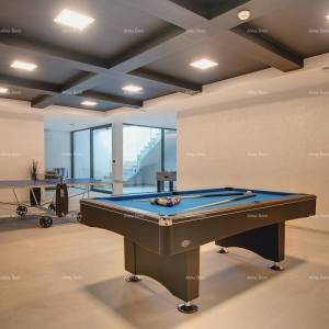 Vila sa 7 spavaćih soba! Bazen, sauna! Blizina grada fAŽANE.