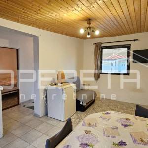 Vir - Kuća s dva apartmana – idealna za odmor ili investiciju