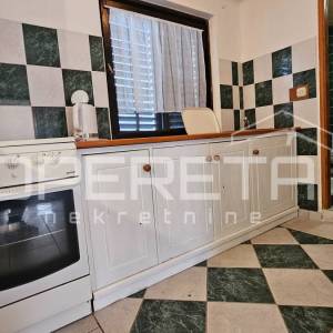 Vir - Kuća s dva apartmana – idealna za odmor ili investiciju