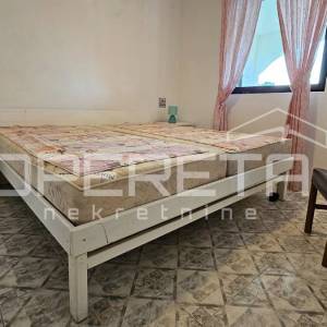 Vir - Kuća s dva apartmana – idealna za odmor ili investiciju