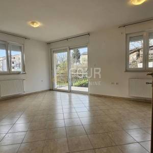 Viškovo, 75.11m2, 2s+db, balkon, veliko spremište!