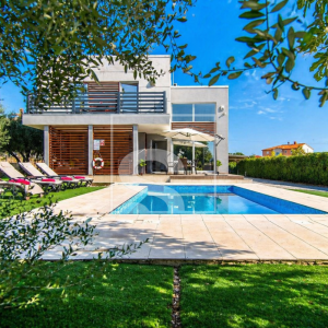 Vodnjan, Vila s pogledom na Brijune i grijanim bazenom