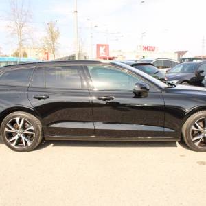 Volvo V60 B3 AUTOMATIK Dark Plus *LED, NAVIGACIJA, KAMERA*