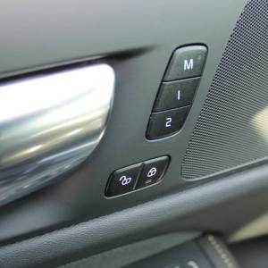 Volvo V60 B3 AUTOMATIK Dark Plus *LED, NAVIGACIJA, KAMERA*