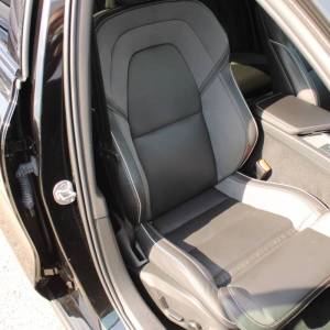 Volvo V60 B3 AUTOMATIK Dark Plus *LED, NAVIGACIJA, KAMERA*