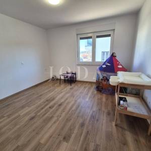 Vrbnik - Samostojeća kuća s pogledom na more!