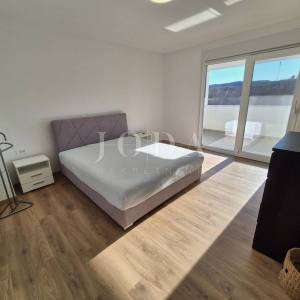 Vrbnik - Samostojeća kuća s pogledom na more!