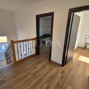 Vrbnik - Samostojeća kuća s pogledom na more!