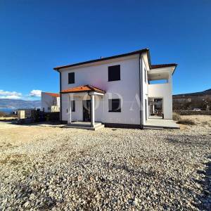 Vrbnik - Samostojeća kuća s pogledom na more!