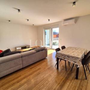 Vrbnik - Samostojeća kuća s pogledom na more!