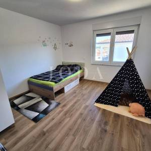 Vrbnik - Samostojeća kuća s pogledom na more!