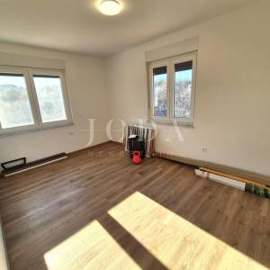 Vrbnik - Samostojeća kuća s pogledom na more!