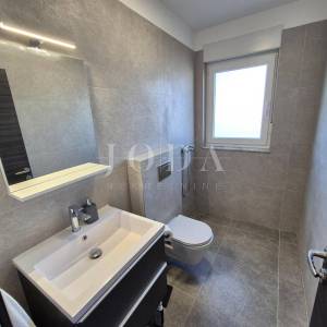 Vrbnik - Samostojeća kuća s pogledom na more!