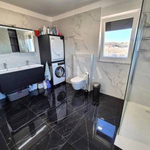 Vrbnik - Samostojeća kuća s pogledom na more!