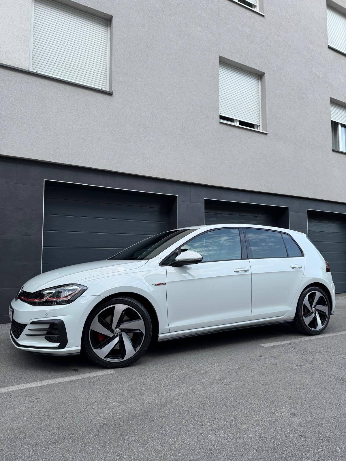 VW GOLF 7.5 GTi //54tkm//prvi vlasnik//HR auto//tvorničko stanje//