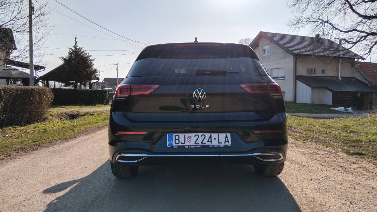 VW Golf 8 2,0TDI  Active oprema DSG, matrix